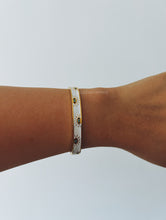 Carregar imagem no visualizador da galeria, WHITE BOHO EYED BRACELET