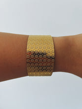 Load image into Gallery viewer, FLOWER POWER GOLDEN BRACELET