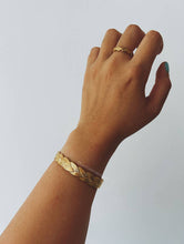 Load image into Gallery viewer, BRAID GOLD BRACELET
