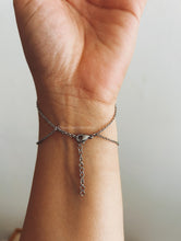 Load image into Gallery viewer, ZINNIA X HAND CHAIN