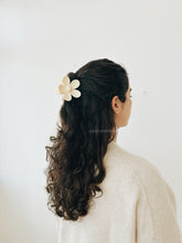 Load image into Gallery viewer, FLOWER HAIR CLIP
