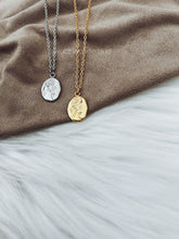 Load image into Gallery viewer, ROSE NECKLACE