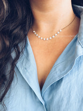 Load image into Gallery viewer, FLOWER CHOKER NECKLACE