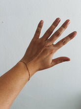 Load image into Gallery viewer, DELICATE HAND CHAIN