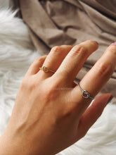 Load image into Gallery viewer, KNOT RING