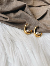 Load image into Gallery viewer, SECRET PEARL EARRINGS