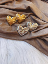 Load image into Gallery viewer, CHUNKY HEART EARRINGS