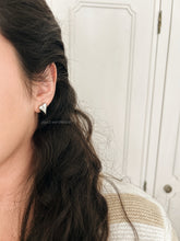 Load image into Gallery viewer, LITTLE HEARTS EARRINGS