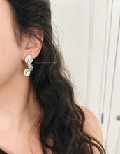 Carregar imagem no visualizador da galeria, AMARYLLIS EARRINGS
