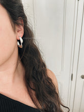 Load image into Gallery viewer, DAHLIA EARRINGS