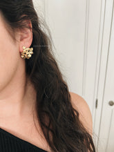 Carregar imagem no visualizador da galeria, FLOWER BOUQUET EARRINGS