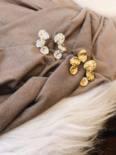 Carregar imagem no visualizador da galeria, AMARYLLIS EARRINGS