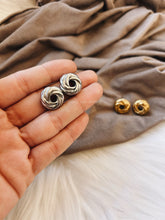 Load image into Gallery viewer, VENUS EARRINGS