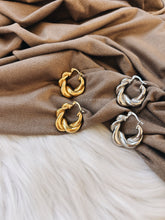 Load image into Gallery viewer, LUNARIA EARRINGS