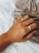 Load image into Gallery viewer, EUCHARIS RING