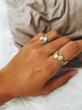 Load image into Gallery viewer, GERBERA RING