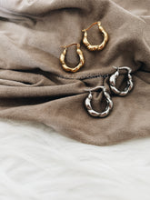 Load image into Gallery viewer, IBERIS HOOP EARRINGS