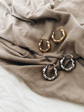 Load image into Gallery viewer, IBERIS HOOP EARRINGS