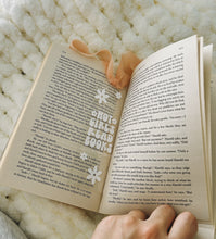 Load image into Gallery viewer, BOOKMARK - HOT GIRLS READ BOOKS I