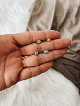 Load image into Gallery viewer, FLOWER STUDS V