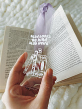 Carregar imagem no visualizador da galeria, BOOKMARK - READ BOOKS BE KIND STAY WEIRD