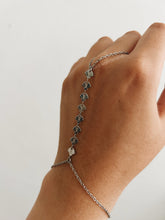 Load image into Gallery viewer, LITTLE SHELLS HAND CHAIN