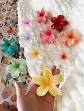 Load image into Gallery viewer, PLUMERIA HAIR CLIP