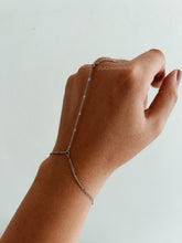 Load image into Gallery viewer, ZINNIA Y HAND CHAIN