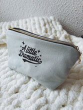 Carregar imagem no visualizador da galeria, POUCH - A LITTLE DRAMATIC