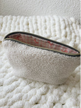 Carregar imagem no visualizador da galeria, POUCH - WHITE CLOUD