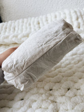 Carregar imagem no visualizador da galeria, POUCH - NOBODY CARES