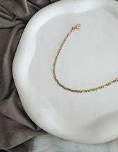 Load image into Gallery viewer, SLIGHT BRACELET