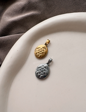 Load image into Gallery viewer, TURTLE MEDAL CHARM