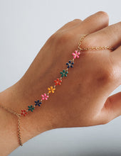 Load image into Gallery viewer, FLOWER HAND CHAIN