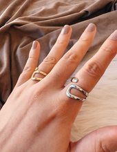 Load image into Gallery viewer, MINIMALIST SCULPT RING