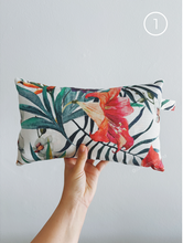 Carregar imagem no visualizador da galeria, BEACH PILLOWS