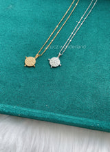 Load image into Gallery viewer, COMPASS NECKLACE