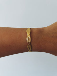 GOLDEN TWIST BRACELET