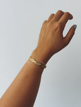 Load image into Gallery viewer, GOLDEN TWIST BRACELET
