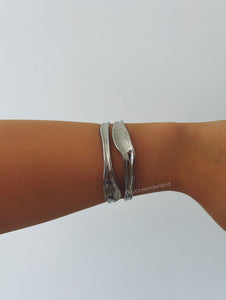 MINIMALIST BOLD STRENGHT BRACELET