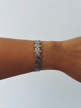 Load image into Gallery viewer, FLOWER WREATH BRACELET
