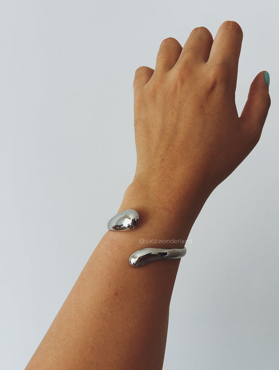 MINIMALIST BUBBLE BRACELET
