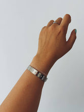 Load image into Gallery viewer, SHINNY STAR BRACELET
