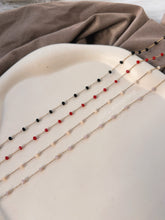 Carregar imagem no visualizador da galeria, DAINTY CRYSTAL COLOR CHAINS NECKLACE
