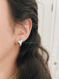 LITTLE HEARTS EARRINGS