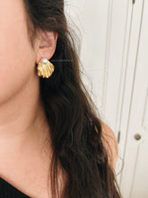 Load image into Gallery viewer, PASSIFLORA EARRINGS
