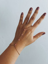 Load image into Gallery viewer, PINK STONES HAND CHAIN
