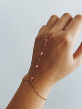 Load image into Gallery viewer, PINK STONES HAND CHAIN
