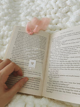 Load image into Gallery viewer, BOOKMARK - JUST A GIRL WHO LOVES BOOKS
