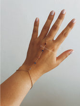 Carregar imagem no visualizador da galeria, STONE HAND CHAIN
